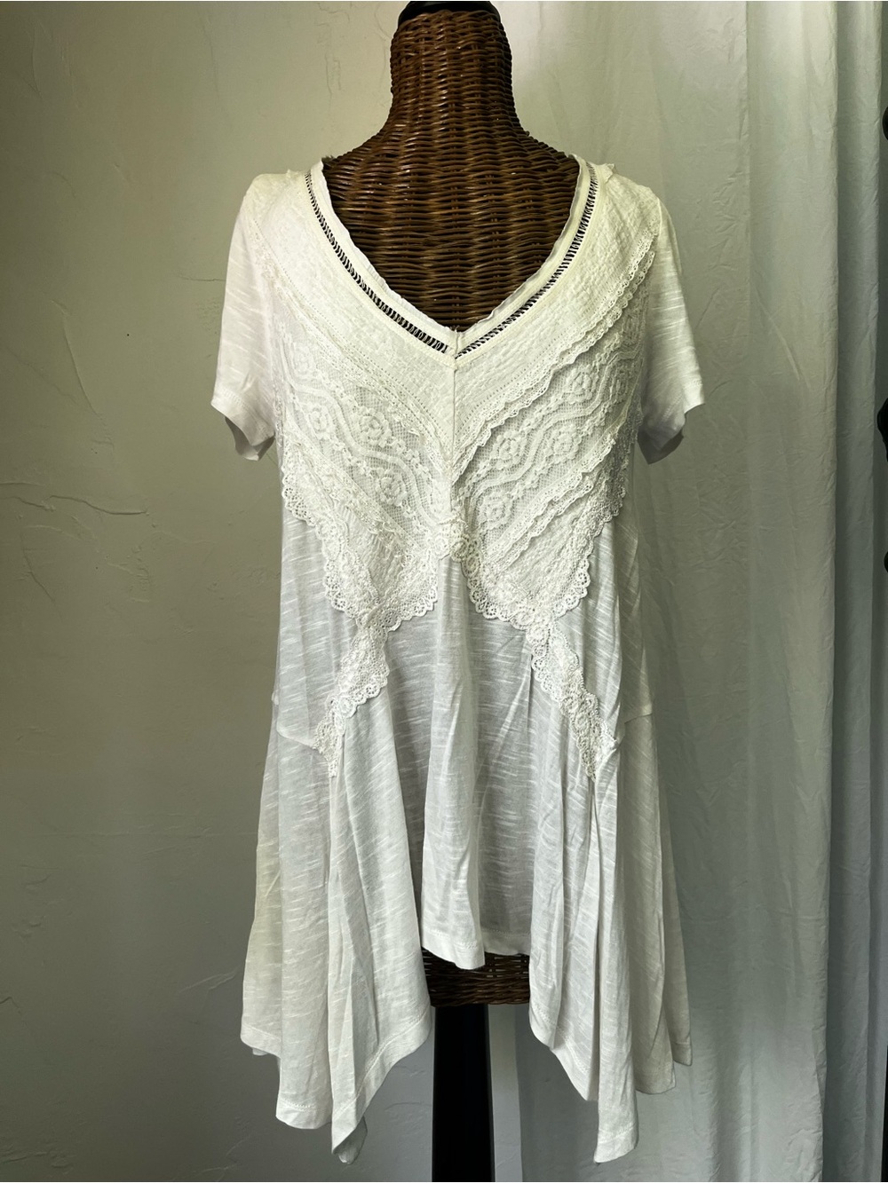 White Lace V-Neck Short Sleeve Women's Top.